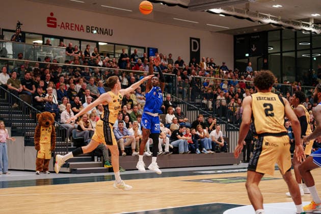 2 Basketball Bundesliga ProB North 2 Matchday Lok Bernau vs. ART Giants Düsseldorf John Joseph Saigge of the ART Giants Düsseldorf (37) shoots on October 3, 2026, at the Sparkassen Arena Bernau, Bernau, Brandenburg, Germany