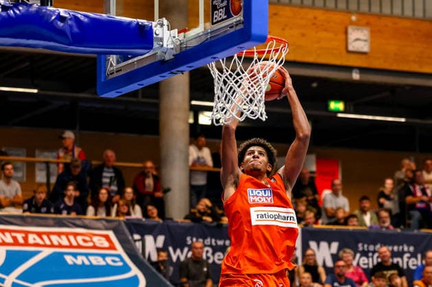 Meissa Faye, Ratiopharm Ulm, No. 11 with the ball at the basket, GER, Syntainics MBC vs. Ratiopharm Ulm, Basketball, 1st Bundesliga, Matchday 4, 2026–2027 season, October 3, 2026, GER, Syntainics MBC vs. Ratiopharm Ulm, Basketball, 1st Bundesliga, Matchday 4, 2026–2027 season, October 3, 2026, Weissenfels Copyright: xEibner-Pressefoto LauraxRoemerx EP_LRR