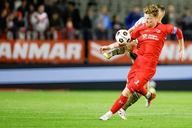 ALMERE , 03-10-2026 , Yanmar Stadium , season 2026 2027 , Dutch , Keukenkampioen division , match between 20:00 uur Almere City FC and FC Volendam , picture shows Almere City FC player Ferdy Druijf vs FC Volendam player Alex Plat Almere City - Volendam  x207865790x Copyright: