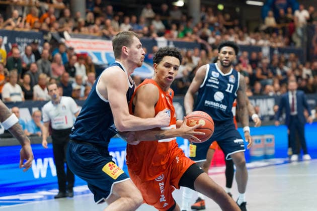 Borisa Simanic MBC, 22, Michael Rataj Ulm, 12, Syntainics MBC vs. Ratiopharm Ulm, BBL, Men s Basketball 1st Bundesliga, Matchday 4 of the 2026–27 season, October 3, 2026, Weißenfels City Hall, Saxony-Anhalt, Germany