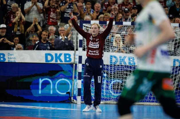 Opel HBL SG Flensburg Handewitt vs. FRISCH AUF Göppingen, October 3, 2026—Celebration as Simon Möller (No. 30) secures the ball, SG Flensburg Handewitt Opel HBL SG Flensburg Handewitt vs. FRISCH AUF Göppingen, GGW Arena on October 3, 2026 Copyright: xBEAUTIFULxSPORTS MarioxM.xKobergx
