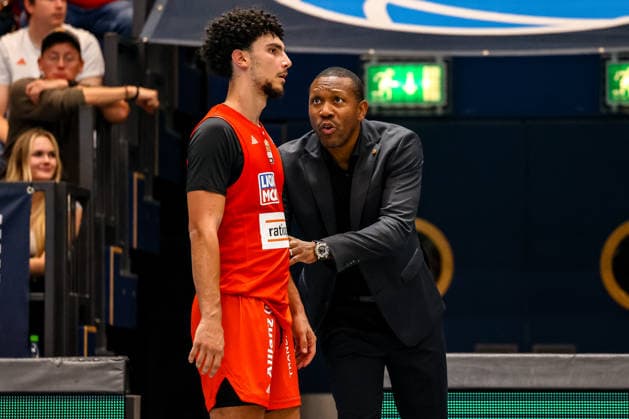Tyron McCoy (Ratiopharm Ulm), assistant coach, in conversation with Adam Atamna (Ratiopharm Ulm), 00, GER, Syntainics MBC vs. Ratiopharm Ulm, basketball, 1st Bundesliga, Matchday 4, 2026–2027 season, October 3, 2026, GER, Syntainics MBC vs. Ratiopharm Ulm, Basketball, 1st Bundesliga, Matchday 4, 2026–2027 Season, October 3, 2026, Weissenfels Copyright: xEibner-Pressefoto LauraxRoemerx EP_LRR