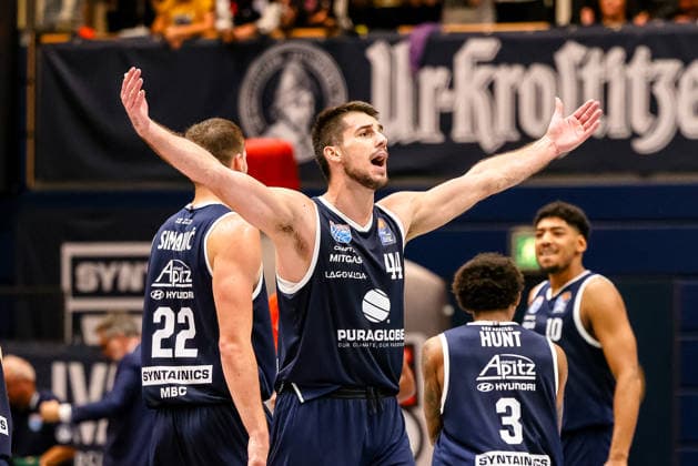 Jure Planinic, SYNTAINICS MBC, 44, celebrating and gesturing toward the fans, GER, Syntainics MBC vs. Ratiopharm Ulm, basketball, 1. Bundesliga, Matchday 4, 2026–2027 season, October 3, 2026, GER, Syntainics MBC vs. Ratiopharm Ulm, basketball, 1st Bundesliga, Matchday 4, 2026–2027 season, October 3, 2026, Weissenfels Copyright: xEibner-Pressefoto LauraxRoemerx EP_LRR