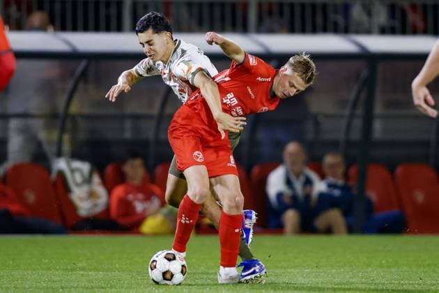 ALMERE , 03-10-2026 , Yanmar Stadium , season 2026 2027 , Dutch , Keukenkampioen division , match between 20:00 uur Almere City FC and FC Volendam , picture showsAlmere City FC player Milan de Haan vs FC Volendam player Younes Jaber El Meftahi Almere City - Volendam  x207869437x Copyright: