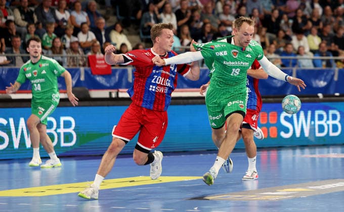 October 3, 2026, Germany, Bietigheim: Handball SG BBM Bietigheim vs. Berliner Füchse; front row, from left: Till Hermann (BBM), Markus Gidsel (Berlin)