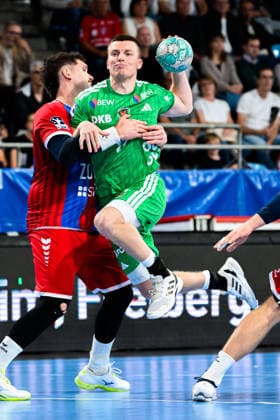 Bietigheim HBL 26 27 SG BBM Bietigheim Fuechse Berlin (from left) in a one-on-one battle: Jonathan Fischer (Bietigheim) and Nils Lichtlein (Berlin) Bietigheim Bissingen Egetrans Arena Baden-Württemberg Germany