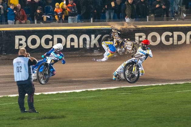 Lublin 03.10.2026 Zuzel. DMP - Druzynowe Mistrzostwa Polski 2026, runda 18 - mecz o 3 miejsce. PGE Ekstraliga sezon 2026. --- Speedway. Round 18 - 3rd place match. PGE Extraleague season 2026: Orlen Oil Motor Lublin - Fogo Unia Leszno. Persons shown: Kacper Woryna wypadek Fot. Kazimierz Kozuch Arena Akcji NEWSPIX.PL --- newspix.pl POLAND OUT! 