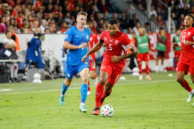 Mark Zabukovnik (Slovenia, 04) and Manuel Akanji (Switzerland, 05) in a footrace, Switzerland, UEFA, Nations League, Matchday 3, Switzerland vs. Slovenia, October 3, 2026, Lucerne Swissporarena, Switzerland Copyright: xGrantxHubbsx