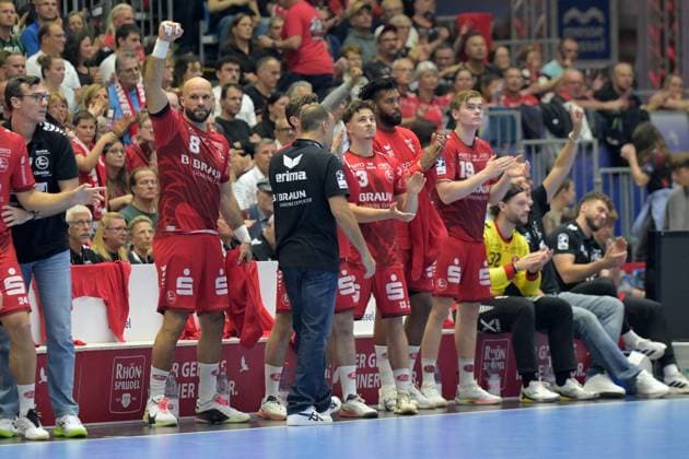 Jubilation and joy at MT Adrian Sipos MT Melsungen 8, Roberto Garcia Parrondo, coach of MT Melsungen, Reynir Thor Stefansson, MT Melsungen 19 R, GER, MT Melsungen vs. TSV Hannover Burgdorf, handball, 1st Bundesliga, Matchday 7, 2026–2027 season, October 3, 2026, GER, MT Melsungen vs. Hannover Burgdorf, handball, 1st Bundesliga, Matchday 7, 2026–2027 season, October 3, 2026, Kassel Copyright: xEibner-Pressefotox xRolandxSippelx EP_RSL