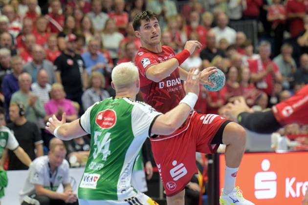 Nikolaj Enderleit, MT Melsungen 4, Justus Fischer, TSV Hannover Burgdorf 54, GER, MT Melsungen vs. TSV Hannover Burgdorf, Handball, 1st Bundesliga, Matchday 7, 2026–2027 Season, October 3, 2026, GER, MT Melsungen vs. Hannover Burgdorf, Handball, 1st Bundesliga, Matchday 7, 2026–2027 season, October 3, 2026, Kassel Copyright: xEibner-Pressefotox xRolandxSippelx EP_RSL
