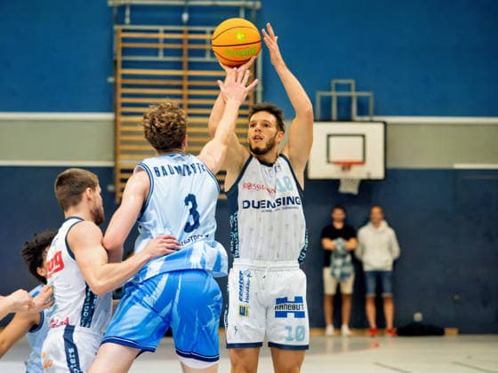 10 Matej Jelovcic of TSV Neustadt temps Shooters goes up for a shot, and 03 Benedict Baumgarth of Rostock Seawolves Academy tries to block it. Seawolves Academy vs. TSV Neustadt temps Shooters, Arena Rostock, BARMER 2 Basketball Bundesliga ProB North, Matchday 2, October 3, 2026 Seawolves Academy vs. TSV Neustadt Temps Shooters, Arena Rostock, BARMER 2 Basketball Bundesliga ProB North, Matchday 2, Seawolves, Temps Shooters, Basketball October 3, 2026 Rostock Copyright: xHannesxAdelbergx