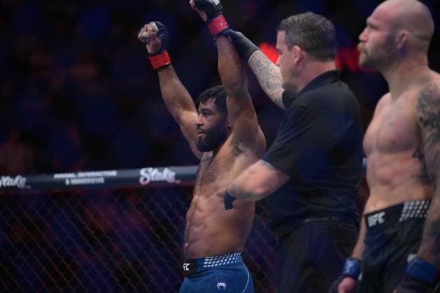 October 3, 2026, Salt Lake, Utah, USA: JACOBE SMITH defeated BRUCE WHITEHEAD by TKO (ground-and-pound) at 1:32 of Round 1 during UFC 332 at the Delta Arena in Utah. Salt Lake USA - ZUMAo117 20261003_zsp_o117_005 Copyright: xMikaelxOnax