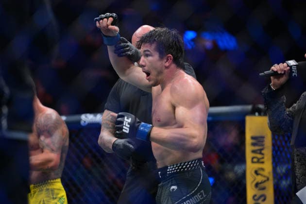 October 3, 2026, Salt Lake, Utah, USA: ALEXANDER HERNANDEZ defeated RAFAEL DOS ANJOS by TKO (strikes) at 3:12 of Round 2 during UFC 332 at the Delta Arena in Utah. Salt Lake USA - ZUMAo117 20261003_zsp_o117_009 Copyright: xMikaelxOnax