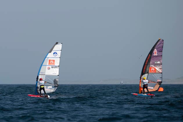 PWA Citroën World Windsurfing Tour Sylt 2026 Day 8 Slalom Foil Men Sylt Westerland, October 3, 2026 Pierre Mortefon Slalom Foil Men, France, F 14 Matteo Iachino Slalom Foil Men, Italy, ITA 140 PWA Citroën World Windsurfing Tour Sylt 2026 Day 8 Slalom Foil Men on October 3, 2026, off Brandenburger Beach, motorboat on Sylt, Westerland, Germany Copyright: xBEAUTIFULxSPORTS AndreasxDickx