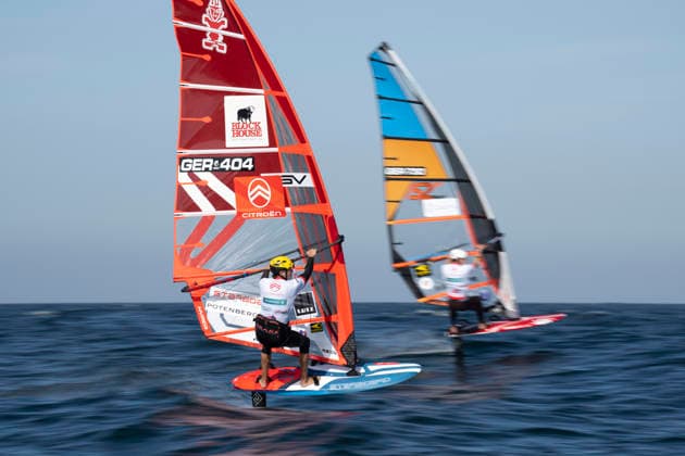 PWA Citroën World Windsurfing Tour Sylt 2026 Day 8 Slalom Foil Men Sylt Westerland, October 3, 2026 Fabian Wolf Slalom Foil Men, Germany, GER 404 Lars Pogge Slalom Foil Men, Germany, GER 730 PWA Citroën World Windsurfing Tour Sylt 2026 Day 8 Slalom Foil Men on October 3, 2026, off Brandenburger Beach, motorboat on Sylt, Westerland, Germany Copyright: xBEAUTIFULxSPORTS AndreasxDickx