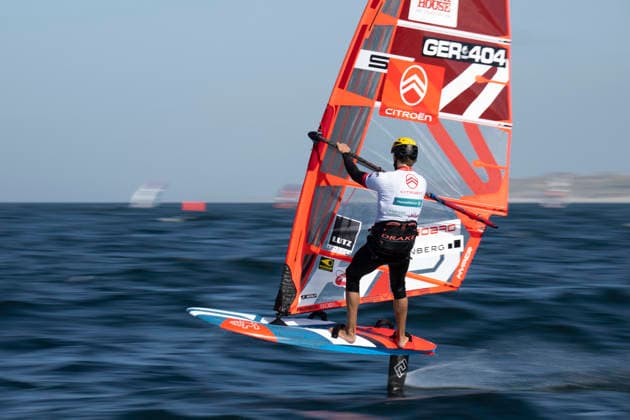 PWA Citroën World Windsurfing Tour Sylt 2026 Day 8 Slalom Foil Men Sylt Westerland, October 3, 2026 Fabian Wolf Slalom Foil Men, Germany, GER 404 PWA Citroën World Windsurfing Tour Sylt 2026 Day 8 Slalom Foil Men on October 3, 2026, off Brandenburger Beach, motorboat on Sylt, Westerland, Germany Copyright: xBEAUTIFULxSPORTS AndreasxDickx