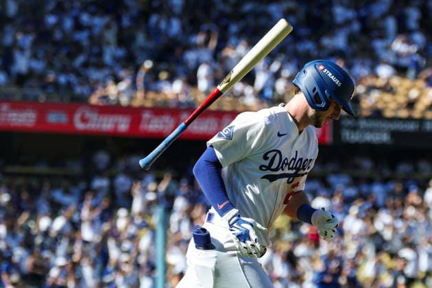 MLB, Baseball Herren, USA National League Division Series - Dodgers vs Braves Game 1 Los Angeles Dodgers outfielder Kyle Tucker bat flips after hitting a home run during the sixth inning in Game 1 of the National League Division Series between the Atlanta Braves and the Los Angeles Dodgers at UNIQLO Field at Dodger Stadium in Los Angeles, California, USA, 03 October 2026. LOS ANGELES CALIFORNIA UNITED STATES  Copyright: xCHRISxTORRESx