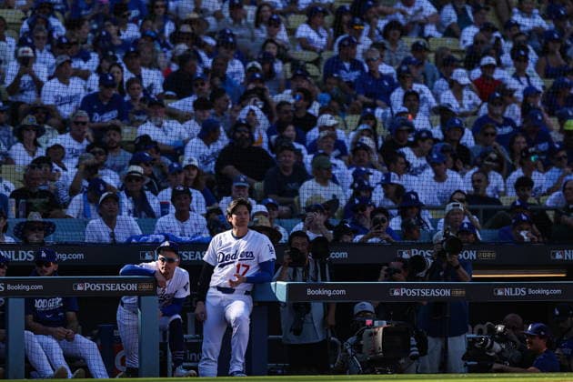 MLB, Baseball Herren, USA National League Division Series - Dodgers vs Braves Game 1 Los Angeles Dodgers designated hitter Shohei Ohtani looks on from the dugout during the eighth inning in Game 1 of the National League Division Series between the Atlanta Braves and the Los Angeles Dodgers at UNIQLO Field at Dodger Stadium in Los Angeles, California, USA, 03 October 2026. LOS ANGELES CALIFORNIA UNITED STATES  Copyright: xCHRISxTORRESx