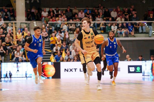 2 Basketball Bundesliga ProB North 2 Matchday: Lok Bernau vs. ART Giants Düsseldorf, Fin Borczanowski, Lok Bernau, 10 on a fast break on October 3, 2026, at the Sparkassen Arena Bernau, Bernau, Brandenburg, Germany