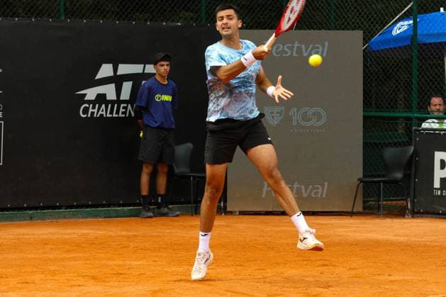 RECORD DATE NOT STATED Justo (Argentina) against Barrios Vera (Chile) in the quarterfinals of the ATP, Tennis Herren Challenger Curitiba. Curitiba (PR), 03 10 2026 - ATP Challenger Curitiba Justo Barrios Vera - Tennis player Tomas Barrios Vera (CH) against Guido Ivan Justo (ARG) valid for the quarterfinals of the ATP Challenger Curitiba, at the Graciosa Country Club on the afternoon of this Saturday, October 3, 2026.(Foto: Edson De Souza Thenews2 imago images) SPO  Copyright: xEdsonxDexSouzax