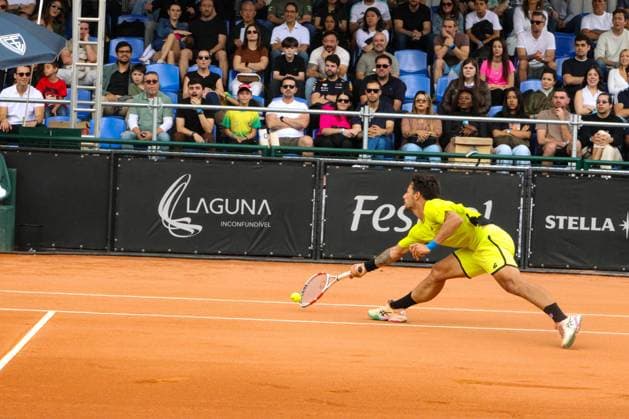 RECORD DATE NOT STATED Justo (Argentina) against Barrios Vera (Chile) in the quarterfinals of the ATP, Tennis Herren Challenger Curitiba. Curitiba (PR), 03 10 2026 - ATP Challenger Curitiba Justo Barrios Vera - Tennis player Guido Ivan Justo (ARG) against Tomas Barrios Vera (CHI) valid for the quarterfinals of the ATP Challenger Curitiba, at the Graciosa Country Club on the afternoon of Saturday, October 3, 2026.(Foto: Edson De Souza Thenews2 imago images) SPO  Copyright: xEdsonxDexSouzax
