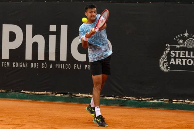 RECORD DATE NOT STATED Justo (Argentina) against Barrios Vera (Chile) in the quarterfinals of the ATP, Tennis Herren Challenger Curitiba. Curitiba (PR), 03 10 2026 - ATP Challenger Curitiba Justo Barrios Vera - Tennis player Tomas Barrios Vera (CH) against Guido Ivan Justo (ARG) valid for the quarterfinals of the ATP Challenger Curitiba, at the Graciosa Country Club on the afternoon of this Saturday, October 3, 2026.(Foto: Edson De Souza Thenews2 imago images) SPO  Copyright: xEdsonxDexSouzax