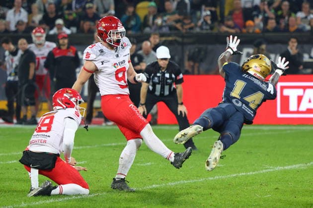 Heiko Bals (Potsdam Royals, 9) kicks the ball, Dresden Monarchs vs Potsdam Royals, American Football, GFL, German Football League, Season 2026, GFL-Bowl, 03.10.2026, GFLBowl2026 Photo: PFA Klaus Sack Dresden Rudolf-Harbig-Stadion Deutschland Copyright: xPFA KlausxSackx
