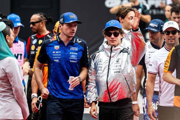 F1 - BAHRAIN GRAND PRIX IN MALAYSIA 2026 VERSTAPPEN Max (nld), Red Bull Racing Ford RB22, portrait KIMI ANTONELLI Andrea (ita), Mercedes AMG F1 Team W17, portrait during the 2026 Formula 1 Bahrain Grand Prix in Malaysia, 16th round of the 2026 Formula One World Championship, WM, Weltmeisterschaft from October 2 to 4, 2026 on the Sepang International Circuit, in Sepang, Malaysia - SepangMalaysia Copyright: xALBERTOxVIMERCATIx