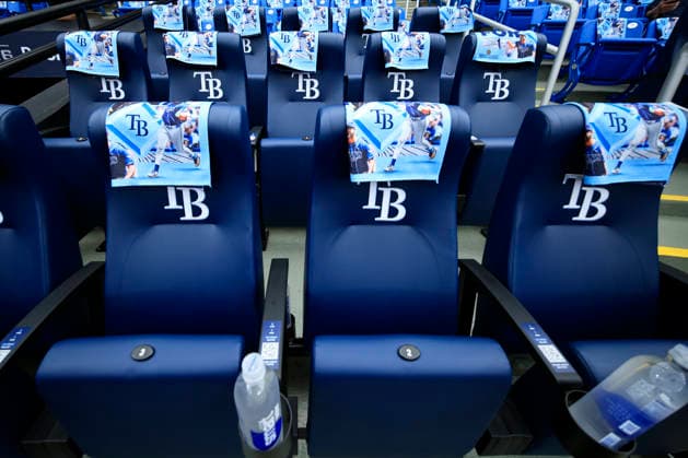 October 3, 2026, St. Petersburg, Florida, USA: A general image of the rally towels draped on the seats during pregame warmups prior to game one of the ALDS for the 2026 MLB, Baseball Herren, USA Playoffs between the Tampa Bay Rays and the New York Yankees on October 3, 2026 at Tropicana Field. The Rays beat the Yankees 1-0. St. Petersburg USA - ZUMAh180 20261003_zsp_h180_014 Copyright: xKimxHukarix