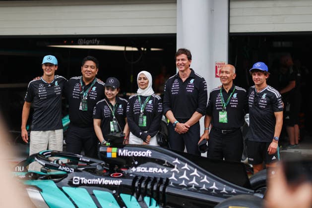 F1 - BAHRAIN GRAND PRIX IN MALAYSIA 2026 WOLFF Toto (aut), Team Principal & CEO of Mercedes AMG F1 Team, RUSSELL George (gbr), Mercedes AMG F1 Team W17, KIMI ANTONELLI Andrea (ita), Mercedes AMG F1 Team W17, portrait during the 2026 Formula 1 Bahrain Grand Prix in Malaysia, 16th round of the 2026 Formula One World Championship, WM, Weltmeisterschaft from October 2 to 4, 2026 on the Sepang International Circuit, in Sepang, Malaysia - SepangMalaysia Copyright: xANTONINxVINCENTx