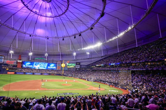 October 3, 2026, St. Petersburg, Florida, USA: Tampa Bay Rays fans get on their feet as closing pitcher Bryan Baker (47) comes to the mound in the top of the ninth inning of game one of the ALDS for the 2026 MLB, Baseball Herren, USA Playoffs against the New York Yankees on October 3, 2026 at Tropicana Field. The Rays beat the Yankees 1-0. St. Petersburg USA - ZUMAh180 20261003_zsp_h180_104 Copyright: xKimxHukarix