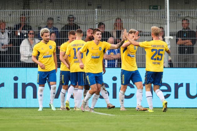 October 3, 2026, Soccer, Men s, Regionalliga Nord, Matchday 12, BSV Kickers Emden vs. SV Todesfelde: Celebration of the 0–1 goal by Benjamin Petrick in the 35th minute, SV Todesfelde