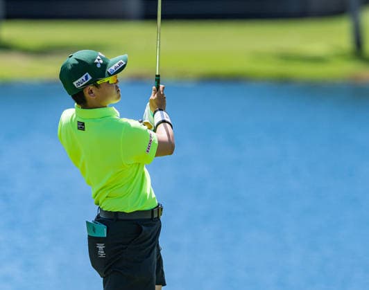 October 3, 2026, Honolulu, Hawaii, USA: AKI IWAI makes an approach shot on the 4th fairway during Round 3 ofthe 2026 Lotte Championship at Hoakalei Country Club, Ewa Beach, Hawaii, USA. Honolulu USA - ZUMAm310 20261003_zsp_m310_010 Copyright: xElliotxMilesx