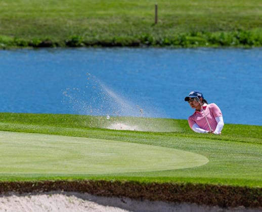 October 3, 2026, Honolulu, Hawaii, USA: AUSTON KIM makes a chip shot from the bunker at the 1st green during Round 3 ofthe 2026 Lotte Championship at Hoakalei Country Club, Ewa Beach, Hawaii, USA. Honolulu USA - ZUMAm310 20261003_zsp_m310_006 Copyright: xElliotxMilesx