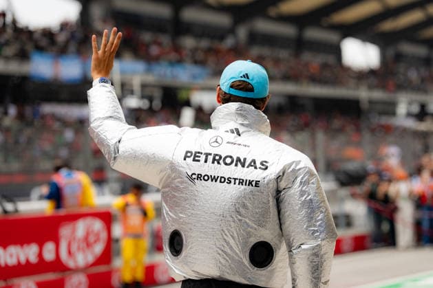 2026 Formula 1 Gulf Air Bahrain Grand Prix - Kuala Lumpur George Russell 63 of Mercedes-AMG PETRONAS Formula One Team wears a special cooling vest from Adidas on Sunday Race Day during the 2026 Formula 1 Gulf Air Bahrain Grand Prix at Sepang International Circuit in Kuala Lumpur, Malaysia on October 4, 2026. Photo by Antoine Lapeyre Reveries Agency ABACAPRESS.COM Kuala Lumpur Malaysia  Copyright: xAntoinexLapeyre ReveriesxAgency ABACAx