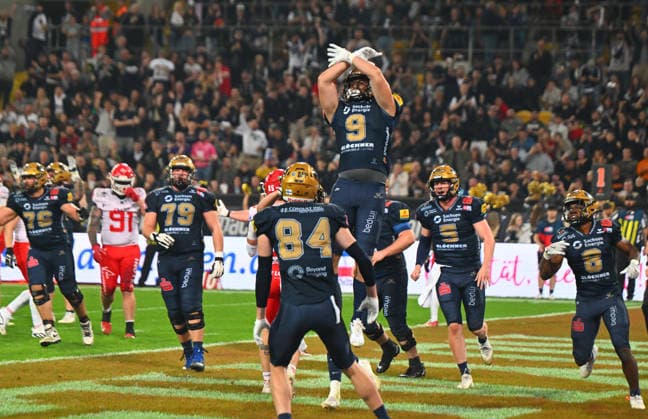 Touchdown celebration, celebration for Ethan Janto 9, Dresden, GFL Bowl, Bowl, German Championship Final between the Dresden Monarchs and the Potsdam Royals, Final, American football, German Football League, GFL, Dresden, Rudolf Harbig Stadium, Dresden, October 3, 2026,