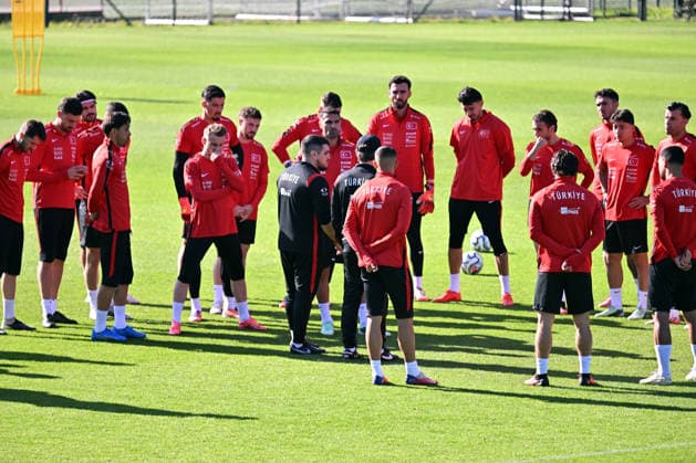 Turkish national team, Nationalteam trains in Liege ahead of Italy match LIEGE, BELGIUM - OCTOBER 04: Head coach Vincenzo Montella leads the Turkish National Football Team during their final training session at the SL16 Football Campus ahead of an upcoming match against Italy, in Liege, Belgium on October 04, 2026. Dursun Aydemir Anadolu Liege Belgium. Editorial use only. Please get in touch for any other usage.  Copyright: x2026xAnadoluxDursunxAydemirx