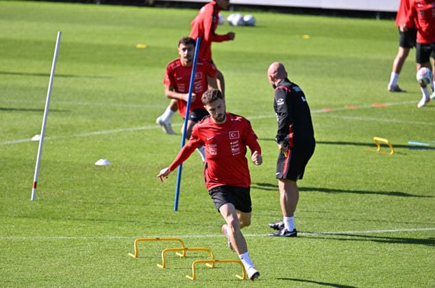Turkish national team, Nationalteam trains in Liege ahead of Italy match LIEGE, BELGIUM - OCTOBER 04: Head coach Vincenzo Montella leads the Turkish National Football Team during their final training session at the SL16 Football Campus ahead of an upcoming match against Italy, in Liege, Belgium on October 04, 2026. Dursun Aydemir Anadolu Liege Belgium. Editorial use only. Please get in touch for any other usage.  Copyright: x2026xAnadoluxDursunxAydemirx