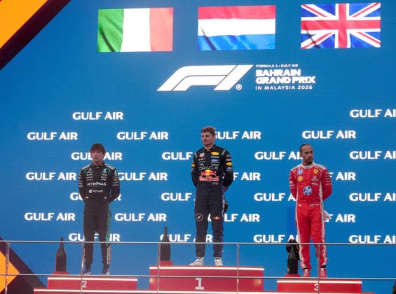 2026 Formula 1 Gulf Air Bahrain Grand Prix, October 4, 2026, Sepang International Circuit, Kuala Lumpur, 2026 Formula 1 Gulf Air Bahrain Grand Prix, Podium, Winner: Max Verstappen (NLD), Oracle Red Bull Racing, 2nd place: Andrea Kimi Antonelli (ITA), Mercedes AMG Petronas Formula One Team; 3rd place: Lewis Hamilton (GBR), Scuderia Ferrari HP; Kuala Lumpur, Sepang International Circuit, Malaysia Copyright: xNordphotox xBraticx