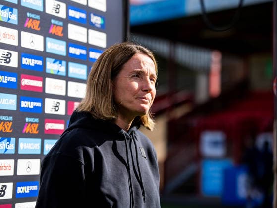 Barclays Women™s Super League match between West Ham United Women and Chelsea Women LONDON, ENGLAND - OCTOBER 4: Sonia Bompastor, head coach of Chelsea, during the Barclays Women™s Super League match between West Ham United Women and Chelsea Women at Chigwell Construction Stadium on October 4, 2026 in London, England London United Kingdom Copyright: xNinaxFarooqix