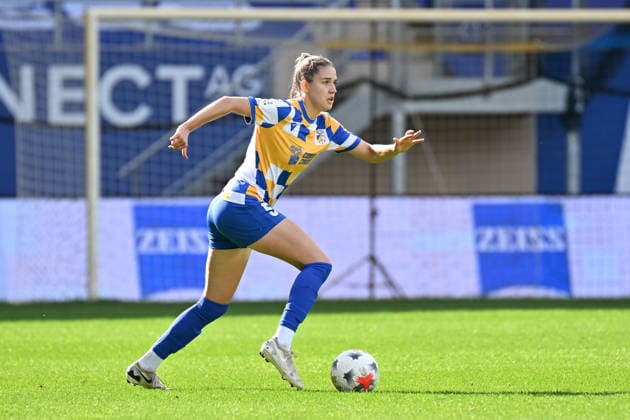 Soccer I Women I 2026–2027 Season I 2. Bundesliga I Matchday 8 I FC Carl Zeiss Jena vs. SC Sand I October 4, 2026 Emily Hähnel 5, FC Carl Zeiss Jena, cutout, close-up, portrait, single photo, single image, body, Jena Ernst Abbe Sportfeld, ad hoc Arena, Thuringia, Germany Copyright: xLobeca InesxHähnelx