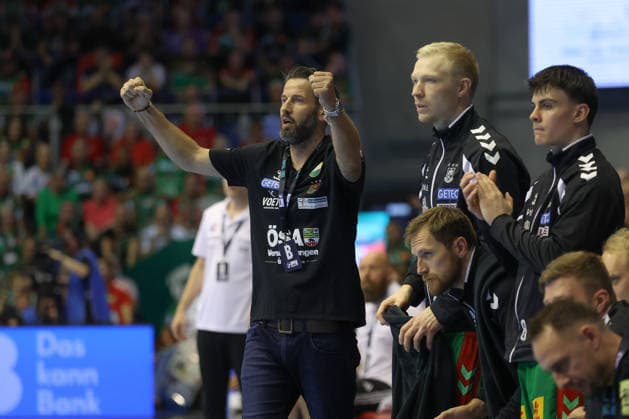 October 4, 2026, xtgx, Opel HBL Handball, SC Magdeburg vs. HC Erlangen emspor, from left: Bennet Wiegert (Magdeburg), coach celebrating, goal celebration, celebrating the goal, Magdeburg celebration