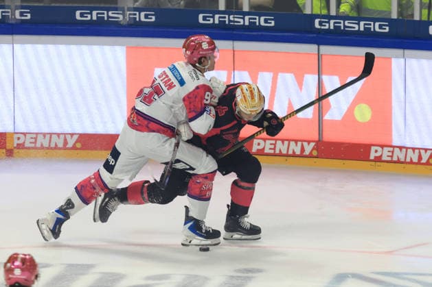 October 4, 2026, GER, DEU, Germany, Ice Hockey: Tobias Krestan, Eisbären Berlin 91; Nikolaus Heigl, Ice Tigers 15; nordphoto GmbH, Engler Berlin, Uber Arena Berlin, Germany Copyright: xNordphotox xEnglerx