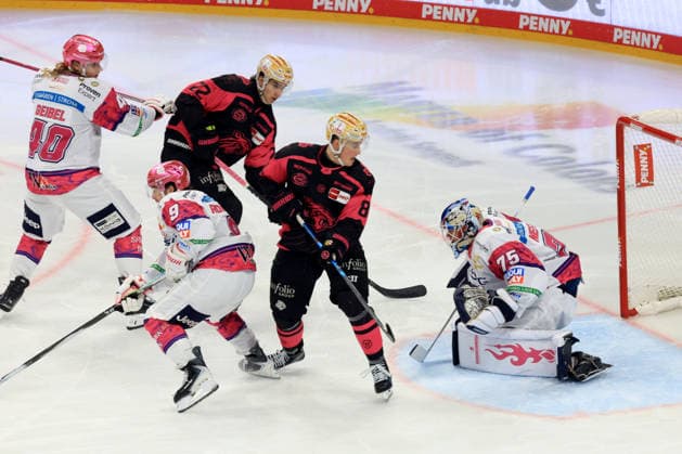 October 4, 2026, GER, DEU, Germany, Ice Hockey Jonas Neffin Eisbären Berlin 75, Ty Ronning Eisbären Berlin 9, Korbinian Geibel Eisbären Berlin 40, Noah Samanski Ice Tigers 8, TIMO BAKOS Ice Tigers 22 nordphoto GmbH Engler Berlin Uber Arena Berlin Germany Copyright: xNordphotox xEnglerx