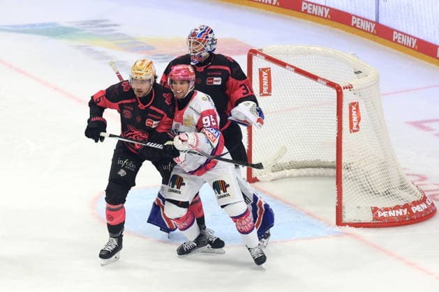 October 4, 2026, GER, DEU, Germany, Ice Hockey: Frederik Tiffels, Eisbären Berlin 95; Julius Karrer, Ice Tigers 6; Niklas Treutle, Ice Tigers 31; nordphoto GmbH, Engler Berlin, Uber Arena Berlin, Germany Copyright: xNordphotox xEnglerx