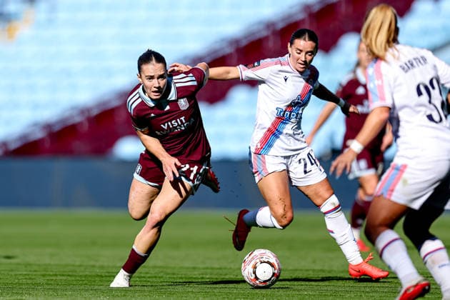 Aston Villa Women v Crystal Palace Women, Women s Super League Aston Villa Women midfielder Lucia Kendall (21) battles for possession during the Women s Super League match between Aston Villa Women and Crystal Palace Women at Villa Park, Birmingham, UK on 4 October 2026. Birmingham Villa Park West Midlands UK Editorial use only , Copyright: xManjitxNarotrax PSI-24960-0019