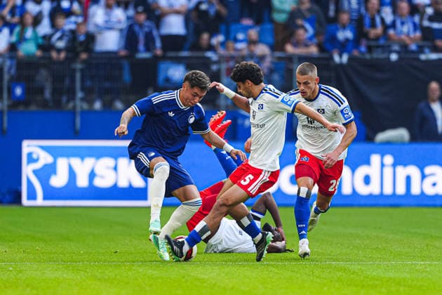 Rodrigo Huesca, FC Copenhagen, 13, Martin Adeline, Hamburger SV, 05 GER, Hamburger SV vs. FC Copenhagen, soccer, friendly match, 2026–2027 season, October 4, 2026 GER, Hamburger SV vs. FC Copenhagen, soccer, friendly match, 2026–2027 season, October 4, 2026 Hamburg Copyright: xEibner-Pressefoto MarcelxvonxFehrnx EP_MFN
