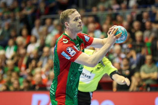 October 4, 2026, xgox, Handball: Opel HBL SC Magdeburg vs. HC Erlangen emspor, from left: Omar, Ingi, Magnusson (Magdeburg), 14 on a penalty throw for Magdeburg