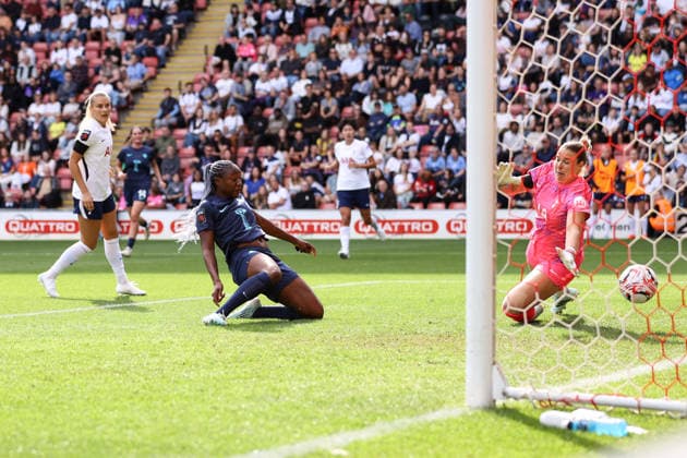 Tottenham Hotspur gegen London City Lionesses, 4. Oktober 2026, London Women’s Super League: Tottenham Hotspur gegen London City Lionesses – Kadidiatou Diani von den London City Lionesses erzielt das zweite Tor. Foto: Jacques Feeney. Abseits. London, Großbritannien  Copyright: xJacquesxFeeneyx xOffsidexOffside