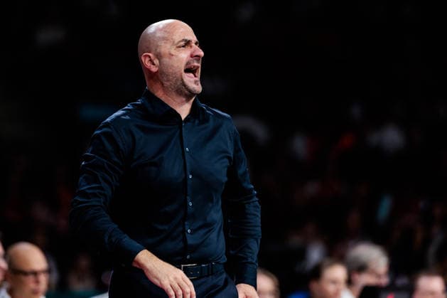 easyCredit Basketball Bundesliga: FC Bayern Munich vs. EWE Baskets Oldenburg, October 4, 2026. Milenko Bogicevic, coach of EWE Baskets Oldenburg, yells during the easyCredit Basketball Bundesliga game between FC Bayern Munich and EWE Baskets Oldenburg at BMW Park in Munich on October 4, 2026. Copyright: xBEAUTIFULxSPORTS Wunderlx